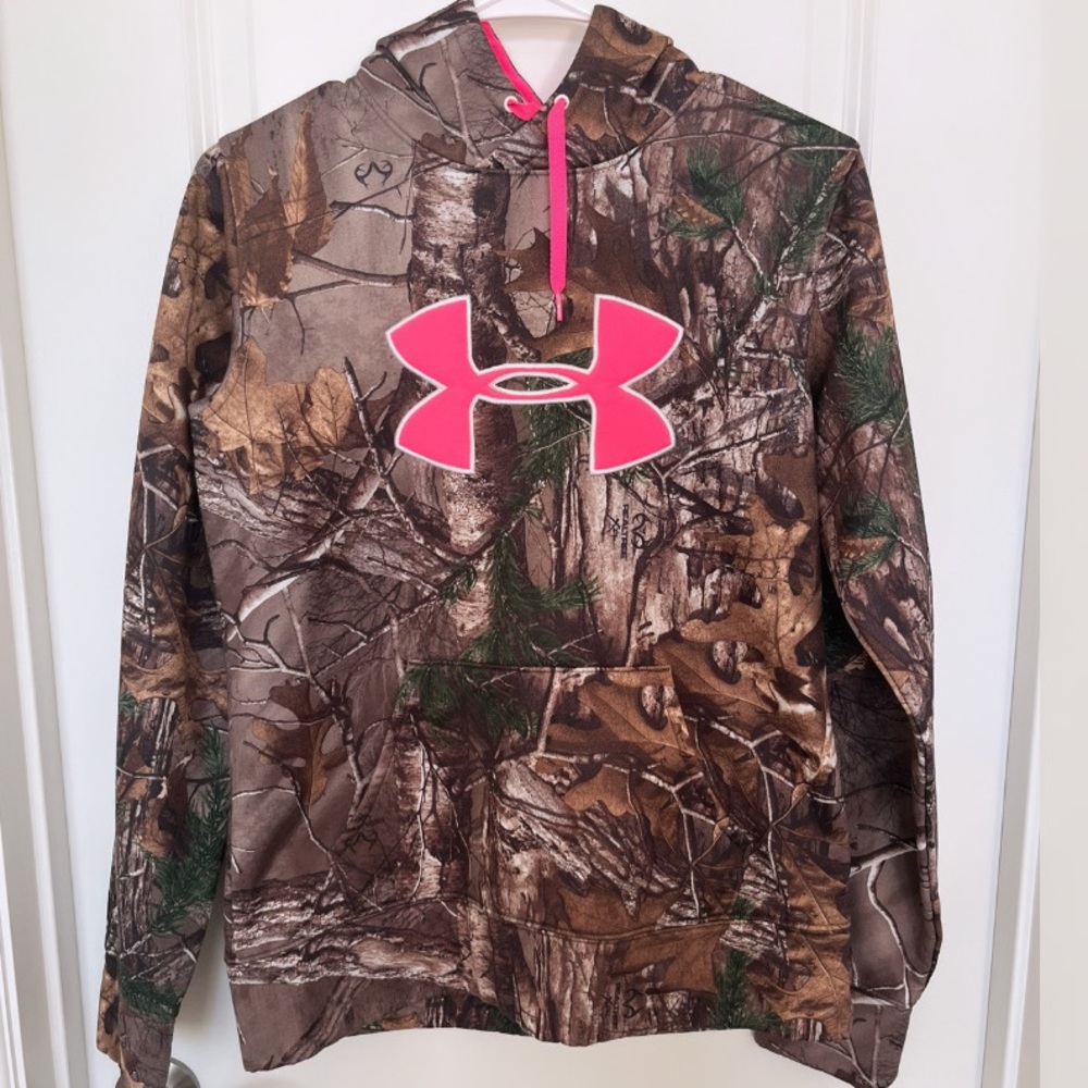 Pre-Owned Under Armour Camo Hoodie With Pink Accents Size Small
